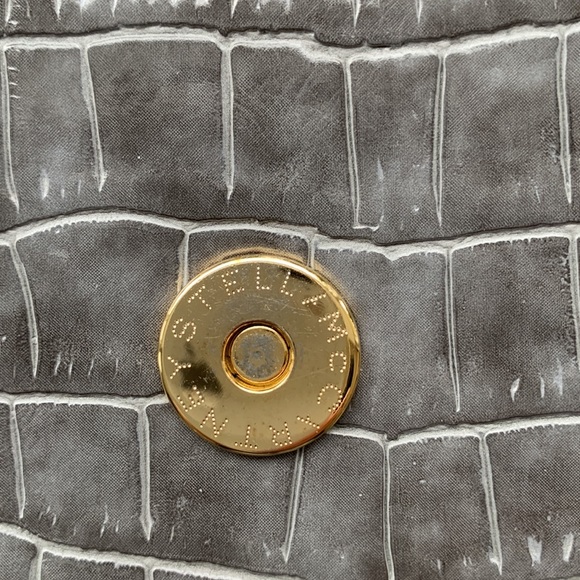 Stella McCartney Grey Faux Crocodile Oversized Flap Clutch - Picture 4 of 8